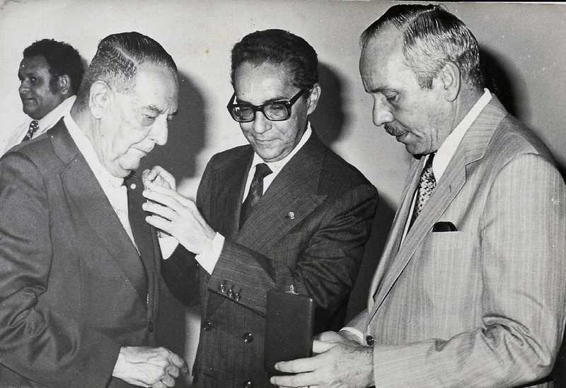 Recebendo a Medalha de Mérito de Mato Grosso 17